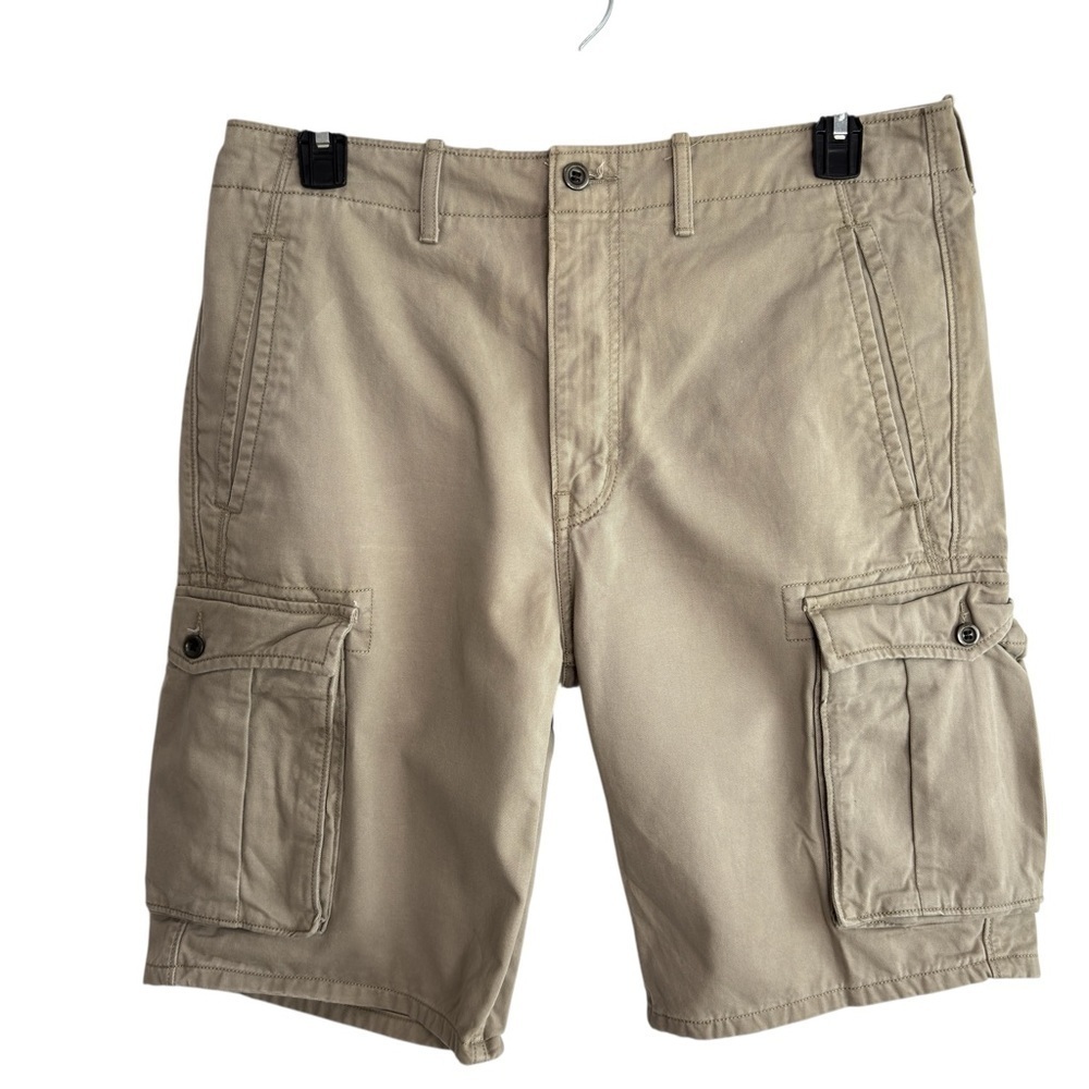 Levi's Mens Cargo Shorts Size 34 Khaki Flap Back Pockets Hiking Rugged Fishing
